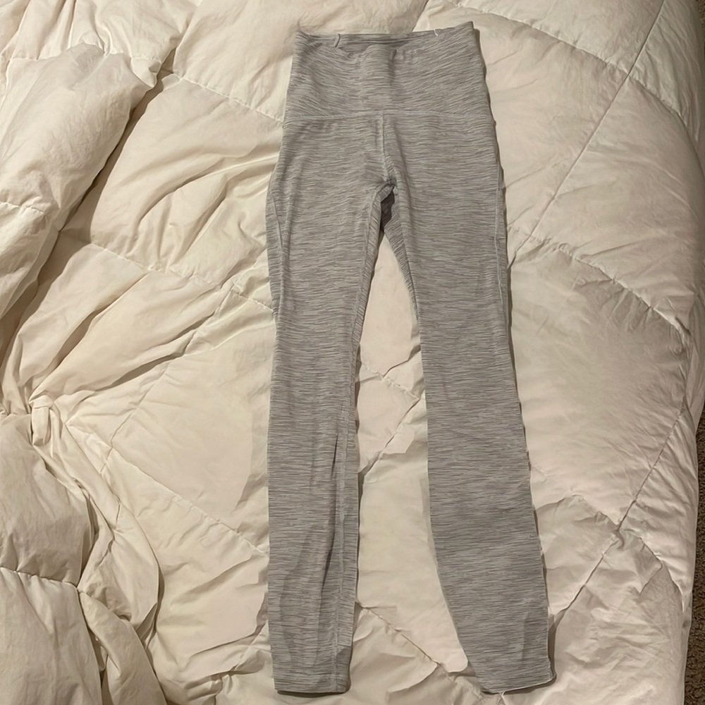 Excellent condition lulu yoga pants